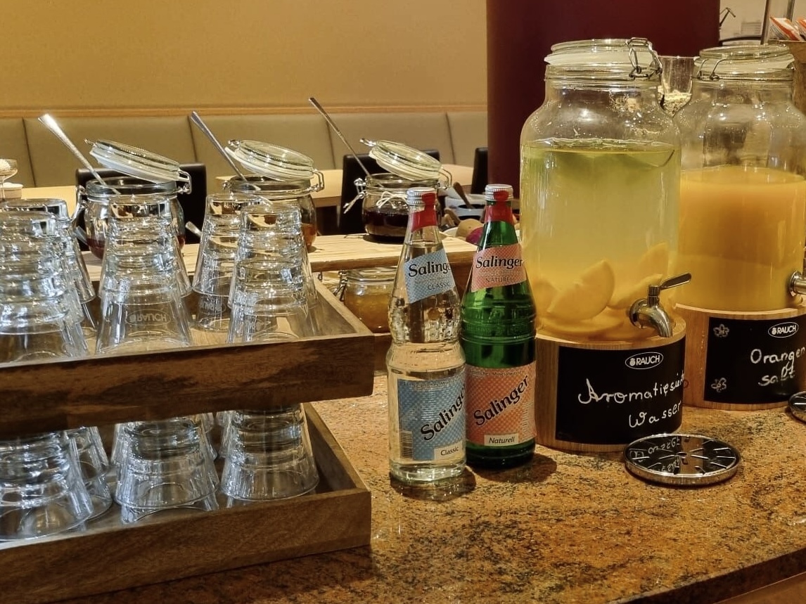 Bar & Lounge